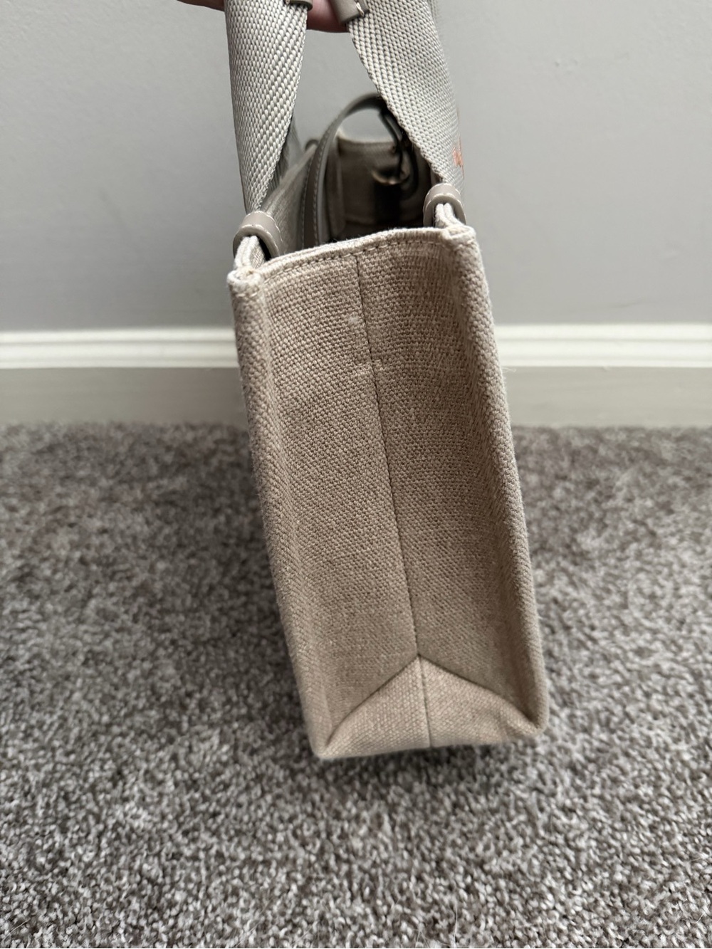 Chloé Small Woody Tote in Vintage Khaki - Picture 7 of 16
